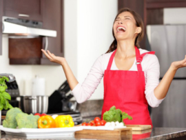 entenda porque não pode usar maquiagem na cozinha