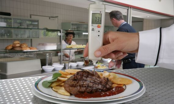 Controle da temperatura de conservação - boas práticas na praça de alimentação do shopping